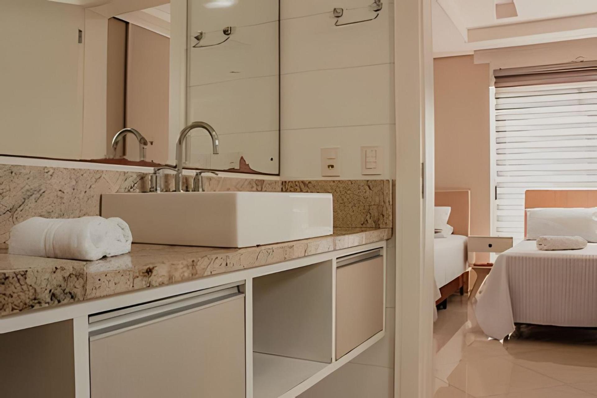 Sobrado Com 5 Suite 1 Quarto Piscina Churraqueira Ar Ate 20 Hospede 伊瓜苏 外观 照片